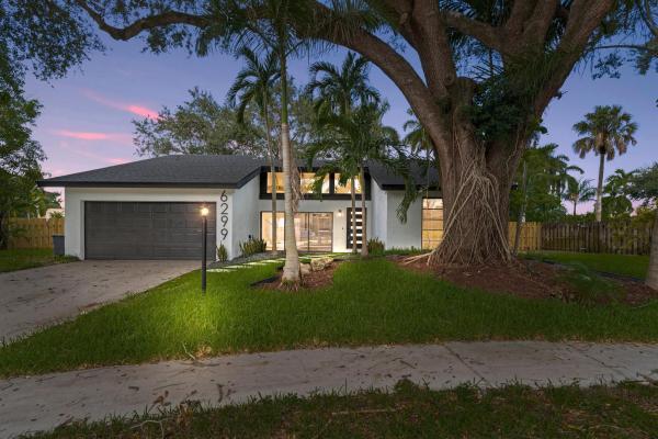 Amberwoods, 6299 Hollandaire Dr, Boca Raton, Florida 33433, image 1