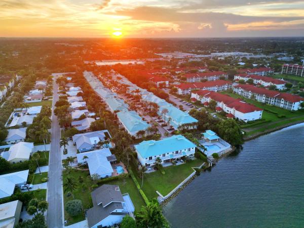 Barefoot Cove Townhomes, 140 Barefoot Cv, Hypoluxo, Florida 33462, image 1