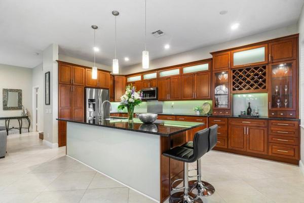 Barefoot Cove Townhomes, 140 Barefoot Cv, Hypoluxo, Florida 33462, image 3