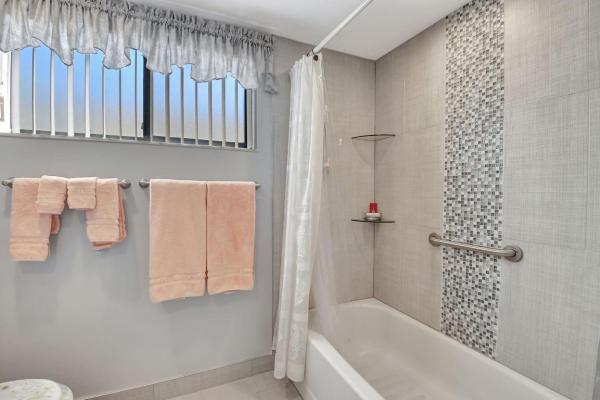 Pembridge At Lakes Of Delray, 15217 Lakes Of Delray Blvd #109, Delray Beach, Florida 33484, image 1