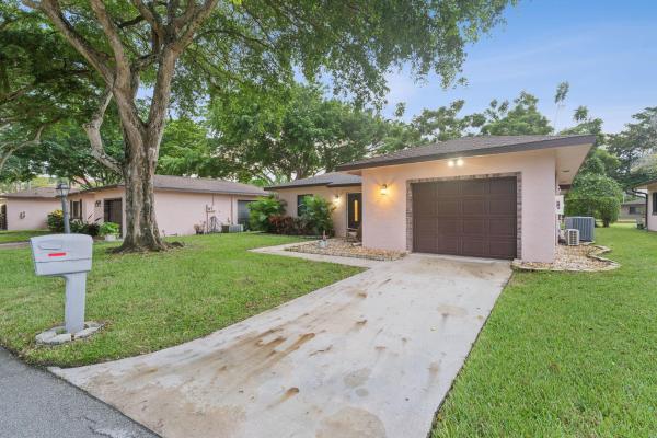 Bonaire Village, 14616 Bonaire Blvd, Delray Beach, Florida 33446, image 1