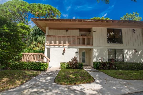 Golf Villas, 563 Brackenwood Pl, Palm Beach Gardens, Florida 33418, image 1