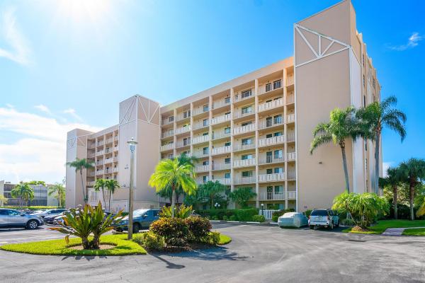 Huntington Lakes 2, 6866 Huntington Ln #307, Delray Beach, Florida 33446, image 1