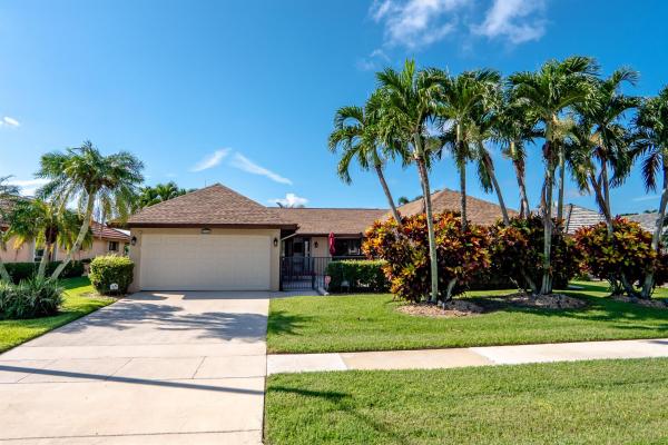 Pine Tree Village, 10468 Green Trail Dr, Boynton Beach, Florida 33436, image 1