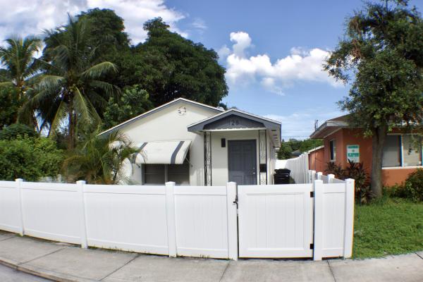 Lake Worth Town, 128 S C St #Front Unit, Lake Worth Beach, Florida 33460, image 1