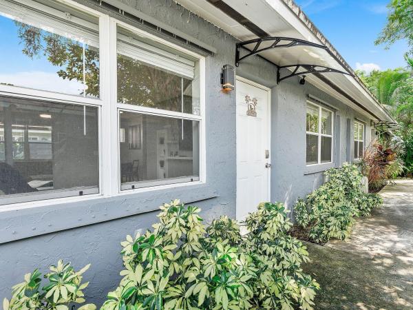 Central Oakland Park, 1086 NE 36th St, Oakland Park, Florida 33334, image 1