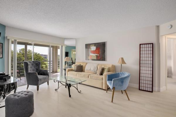 Poinciana Place 3, 3593 Birdie Dr #507, Lake Worth Beach, Florida 33467, image 1