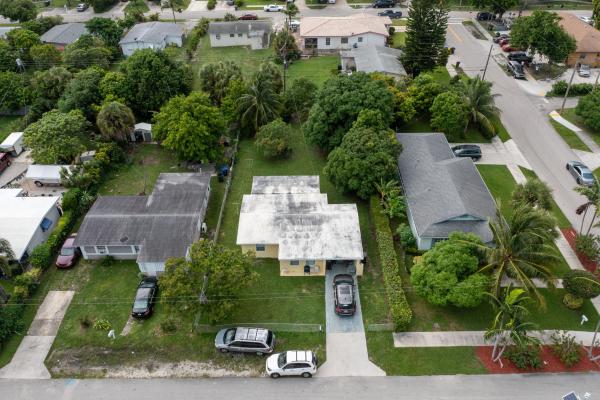 Atlantic Park Gardens, 206 SW 14th Ave, Delray Beach, Florida 33444, image 1