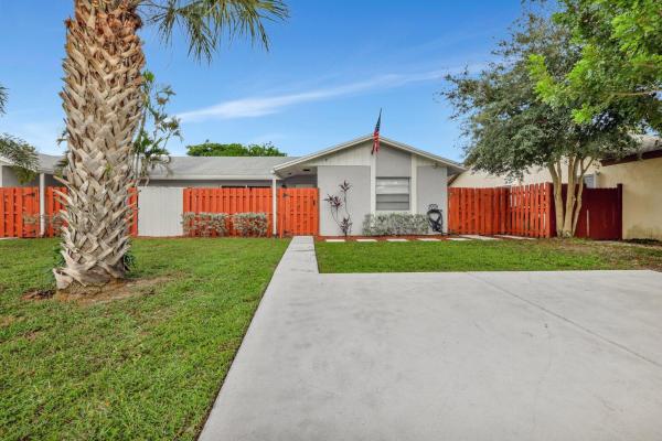 Parkway Village, 8714 Satalite Ter, West Palm Beach, Florida 33403, image 1