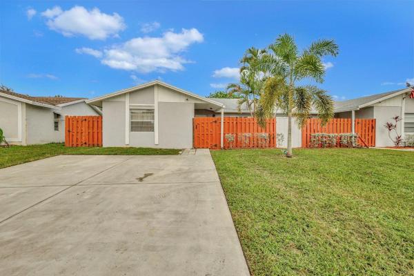 Parkway Village, 8714-8716 Satalite Ter, West Palm Beach, Florida 33403, image 1