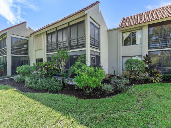 Fairway Park At Indian Spring, 5550 Fairway Park Dr #102, Boynton Beach, Florida 33437, image 3