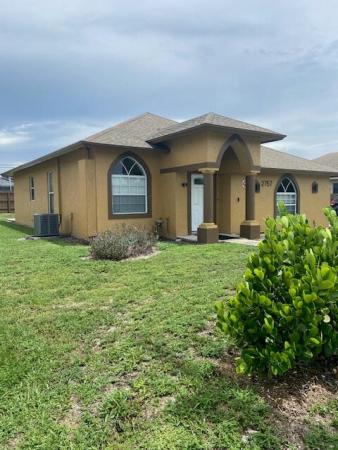Floral Park Lantana, 2757 Hypoluxo Rd, Lake Worth, Florida 33462, image 1