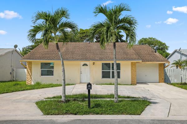 Lantana Homes, 6009 Triphammer Rd, Lake Worth Beach, Florida 33463, image 1