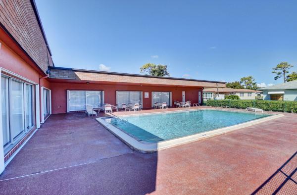Country Manors, 742 Whippoorwill Ln, Delray Beach, Florida 33445, image 2