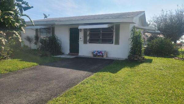 Palm Beach Leisureville, 814 W Ocean Dr, Boynton Beach, Florida 33426, image 1