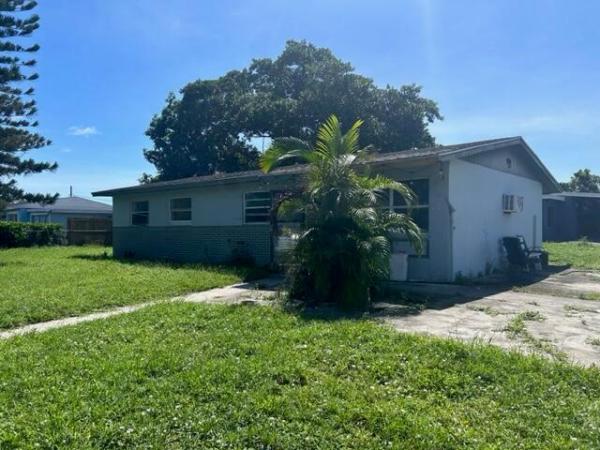 Rolling Green Ridge Seacrest, 220 N Atlantic Dr, Boynton Beach, Florida 33435, image 1