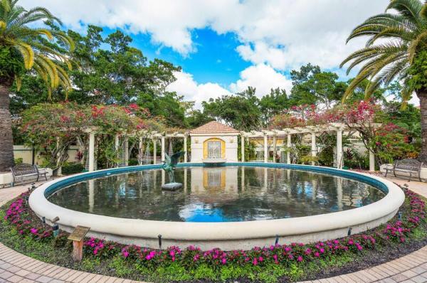 Villa D'Este, 18 Via Verona, Palm Beach Gardens, Florida 33418, image 1