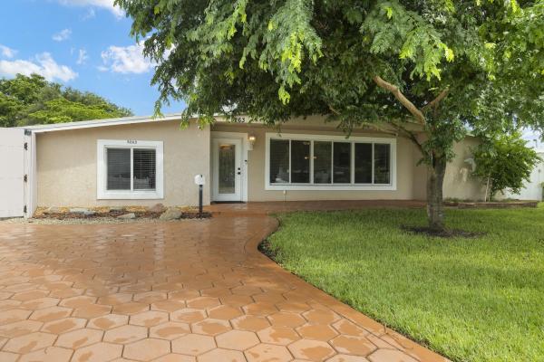 Plantation Gardens, 5263 Redwood Pl, Plantation, Florida 33317, image 1