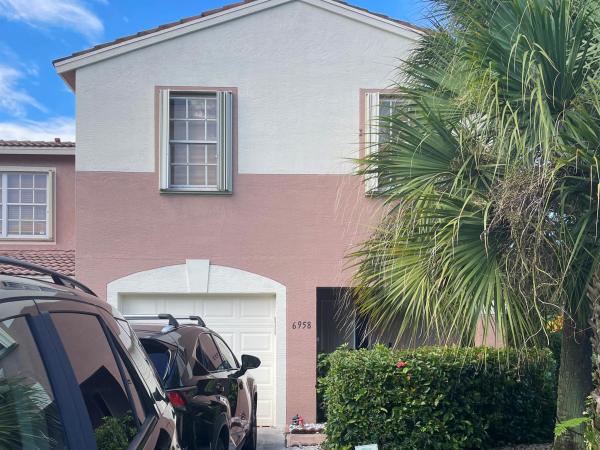 Country Glen At Rivermill, 6958 Willow Creek Run, Lake Worth Beach, Florida 33463, image 1