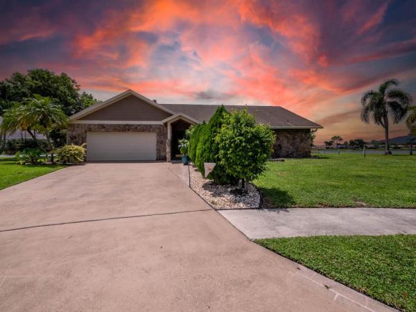 Lakes Of Lantana, 5281 Chelan Cv, Lake Worth Beach, Florida 33467, image 1
