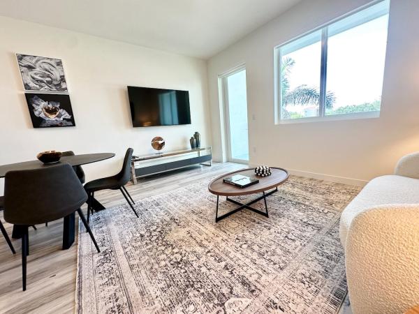Aviara East Pompano, 1621 S Dixie Hwy, Pompano Beach, Florida 33060, image 1