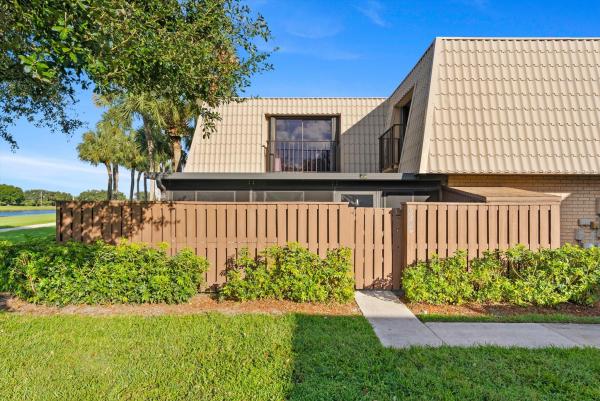 Village Of Sandalwood Lakes South, 6409 64th Way Way, West Palm Beach, Florida 33409, image 1