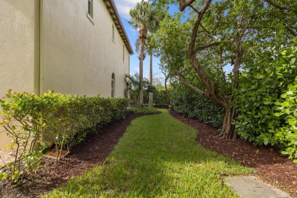 110 Via Floresta Dr, Boca Raton, Florida 33487, image 3