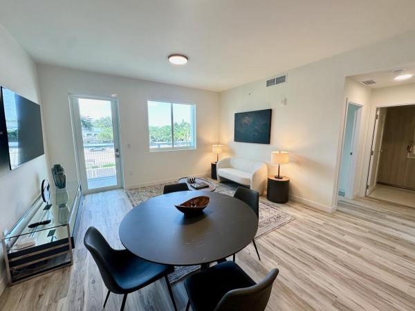 Aviara East Pompano, 1621 S Dixie Hwy, Pompano Beach, Florida 33060, image 1