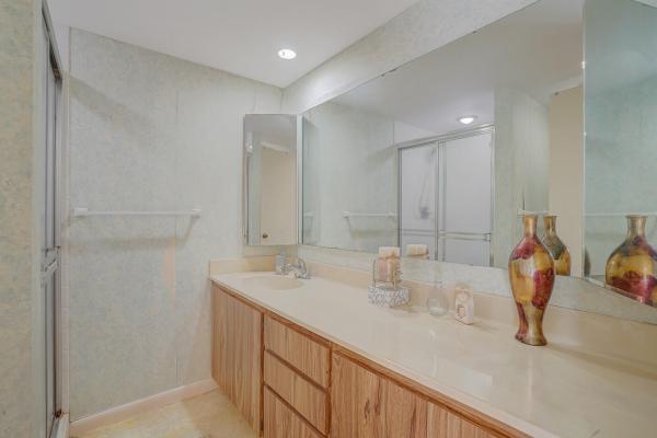 Village Of Sandalwood Lakes, 629 6th Way, West Palm Beach, Florida 33407, image 2