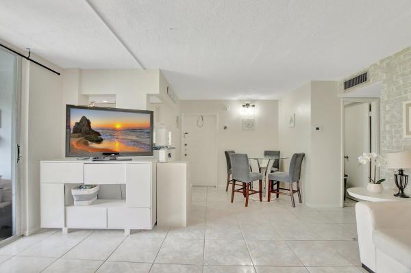 Deerfield Beach Gardens, 400 SE 10th St #210, Deerfield Beach, Florida 33441, image 1