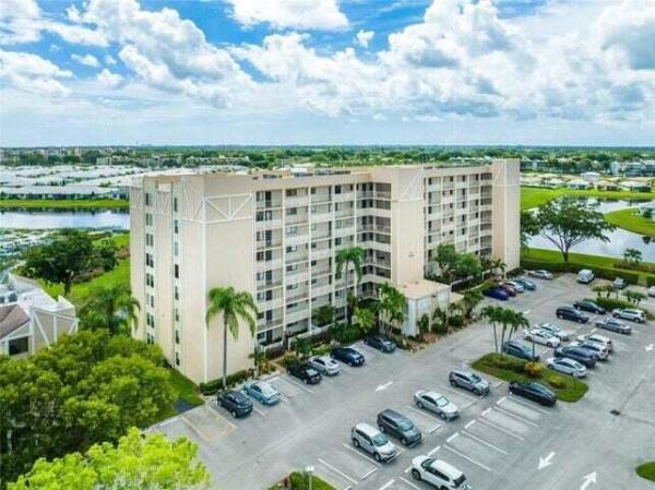 Huntington Lakes 3, 14426 Amberly Ln #601, Delray Beach, Florida 33446, image 3