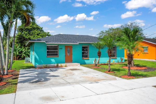 Pee Hokey Village, 8847 Seville St, Pahokee, Florida 33476, image 1