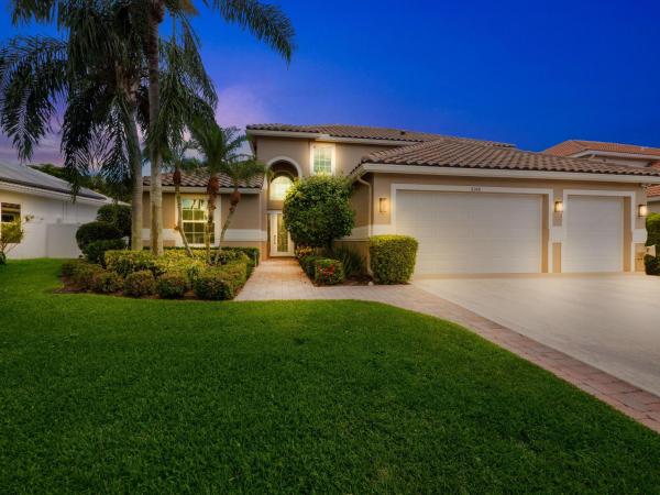 Catalina On The Green, 6348 Hatteras Club Dr, Lake Worth Beach, Florida 33463, image 1