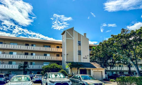 Huntington Lakes 2, 6936 Huntington Ln #304, Delray Beach, Florida 33446, image 1