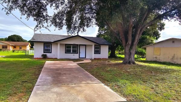 Sunrise Park, 2514 Avenue Q, Fort Pierce, Florida 34947, image 1
