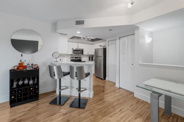 The Grand Isles, 4155 N Haverhill Rd #1405, West Palm Beach, Florida 33417, image 1