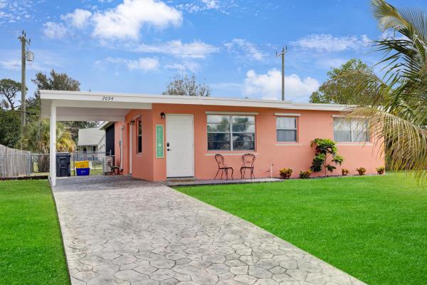 Forest Hill Village, 2094 Tarragon Rd, West Palm Beach, Florida 33415, image 1