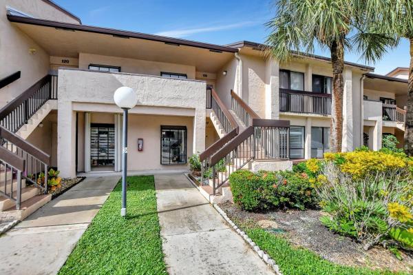 Meadowridge, 2379 SW 15th St #117, Deerfield Beach, Florida 33442, image 1