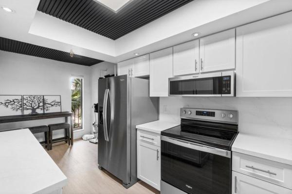 Boca Bayou, 18 Royal Palm Way #3040, Boca Raton, Florida 33432, image 2