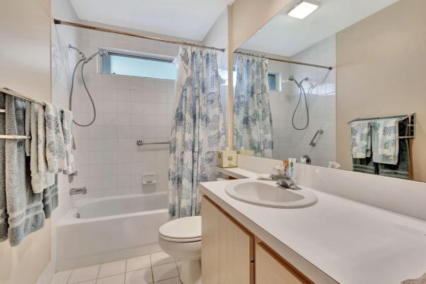 Sun Terrace At The Oaks, 5604 Red Oak Ct, Palm Beach Gardens, Florida 33410, image 1