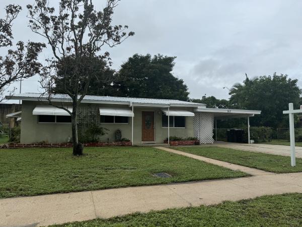 Lake Osborne Park, 917 S Ridge St, Lake Worth Beach, Florida 33460, image 1
