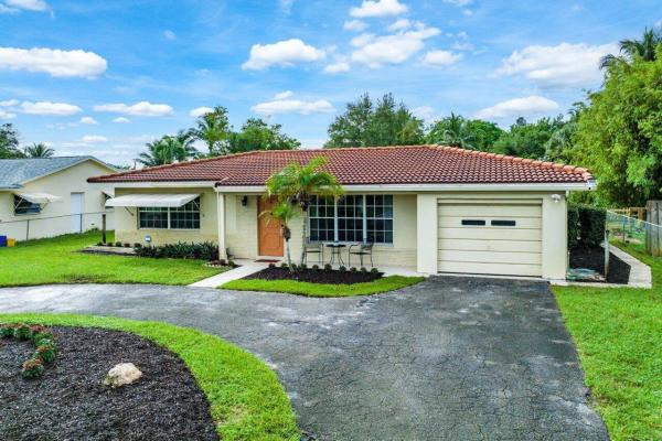 Velaire, 16 Velaire Dr, Boynton Beach, Florida 33426, image 1