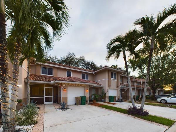 Davie Manor, 6450 Palm Garden Ct, Davie, Florida 33314, image 1