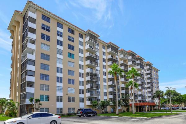 The Manors Of Inverrary, 4174 Inverrary Dr #914, Lauderhill, Florida 33319, image 1