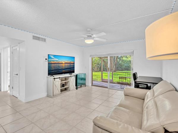Spanish Oaks Of Boca, 604 NW 13th St #11, Boca Raton, Florida 33486, image 1