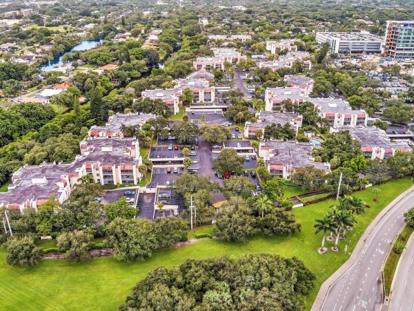 Spanish Oaks Of Boca, 604 NW 13th St #11, Boca Raton, Florida 33486, image 3