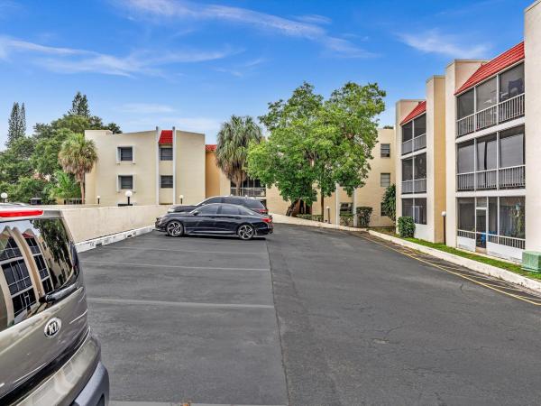Spanish Oaks Of Boca, 604 NW 13th St #11, Boca Raton, Florida 33486, image 2