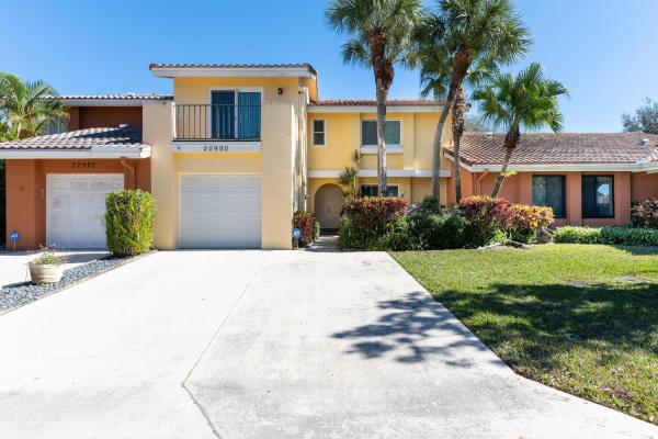 Estada Of Los Paseos, 20990 Estada Ln, Boca Raton, Florida 33433, image 1
