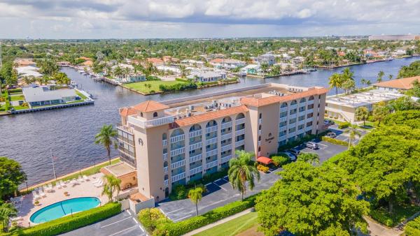 Torremar, 985 SE 19th Ave #101, Deerfield Beach, Florida 33441, image 1