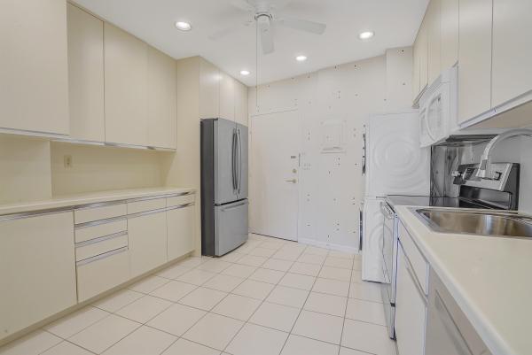 Palm Beach Towers, 44 Cocoanut Row #219B, Palm Beach, Florida 33480, image 3